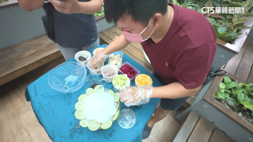 高屏大碗公冰品PK！　超澎派加料沁涼消暑