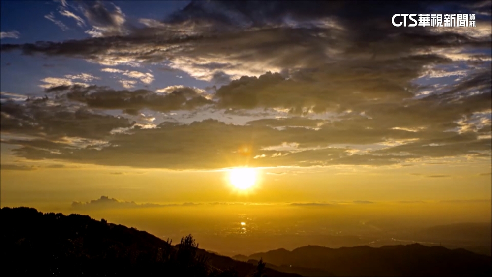 熱對流旺盛　大崙山「氣象秀」雲瀑彩虹超壯觀