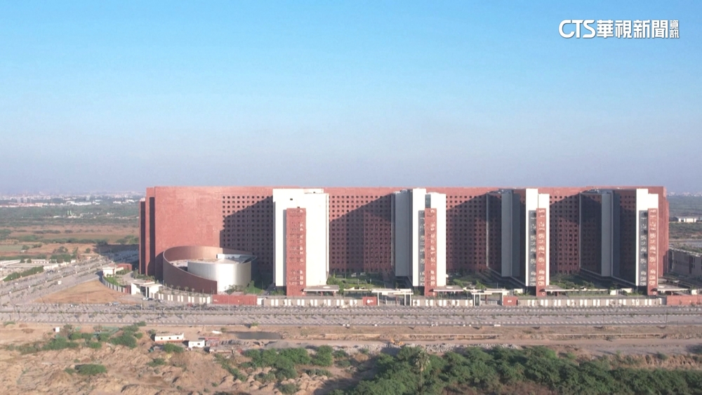 超越美國五角大廈　「全球最大辦公樓」印度落成