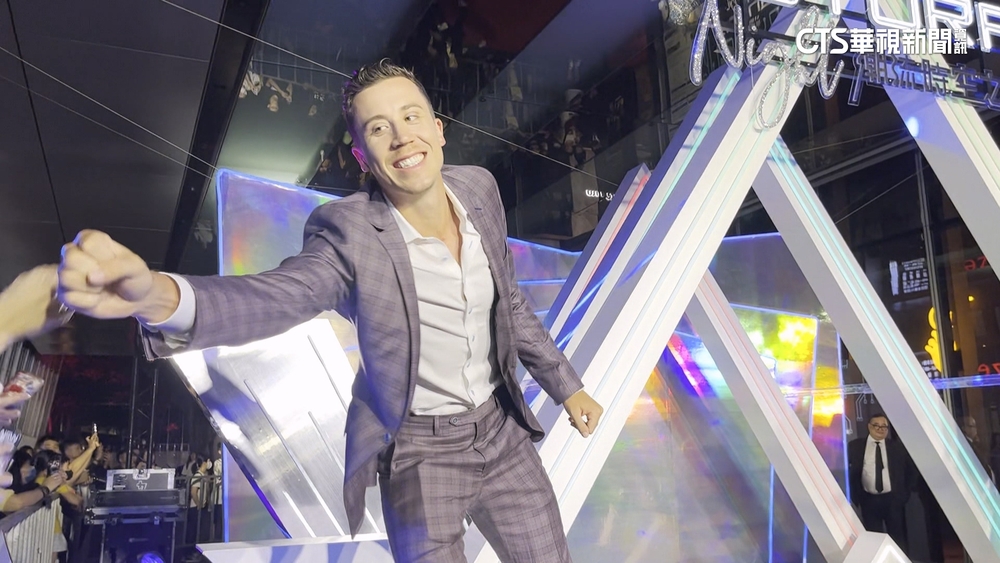 NBA球星Robinson訪台！　帥氣現身親和力十足