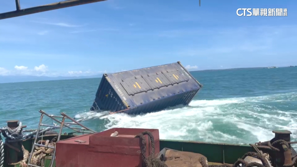 落海貨櫃南漂到屏東　船防撞！漁民漁網被勾破