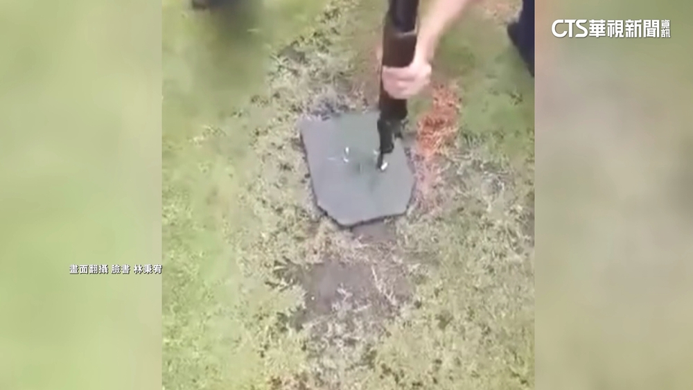尖刀刺穿國軍抗彈板？　國防部：不明來源.打擊士氣
