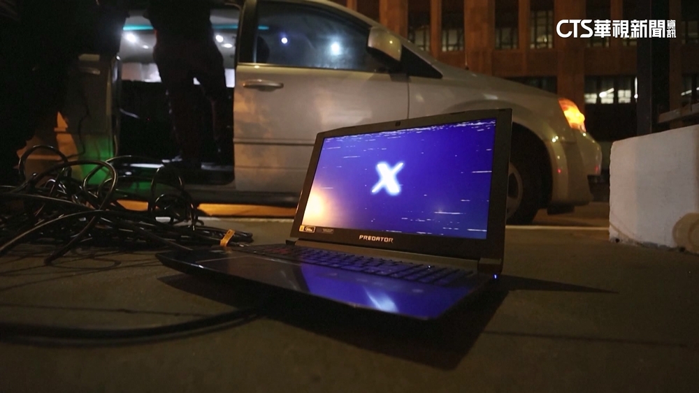 推特告別「藍色小鳥」　換上新商標「X」