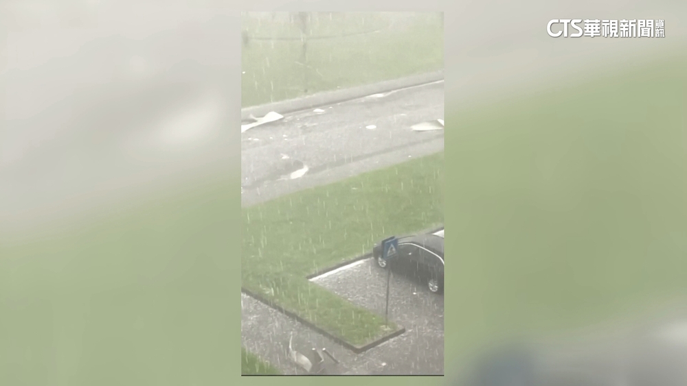 暴風雨來襲　義大利東北部蒙扎樹倒車毀