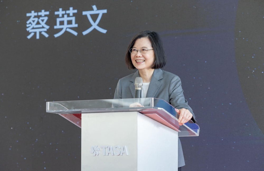 蔡英文快篩陽性確診！杜蘇芮颱風逼近 交陳建仁落實防颱工作