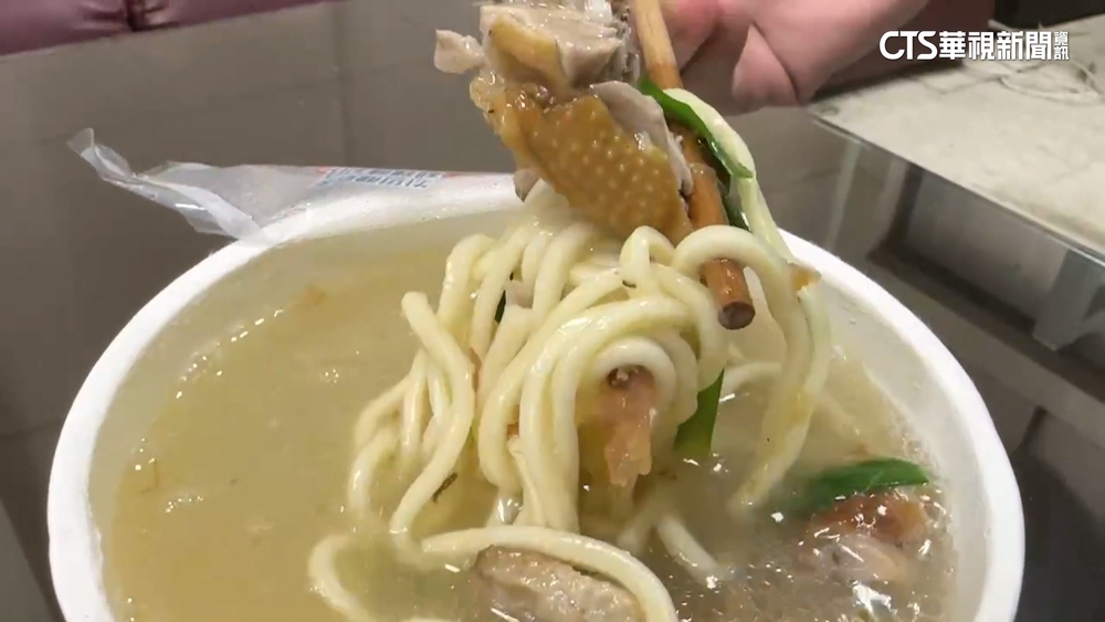 湯麵分開裝「多5元」　新竹知名鴨肉麵掀戰