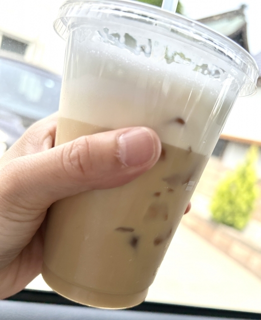 原PO表示，明明點了去冰，卻仍在飲料裡發現很多冰塊。(示意圖/翻攝自photoAC)