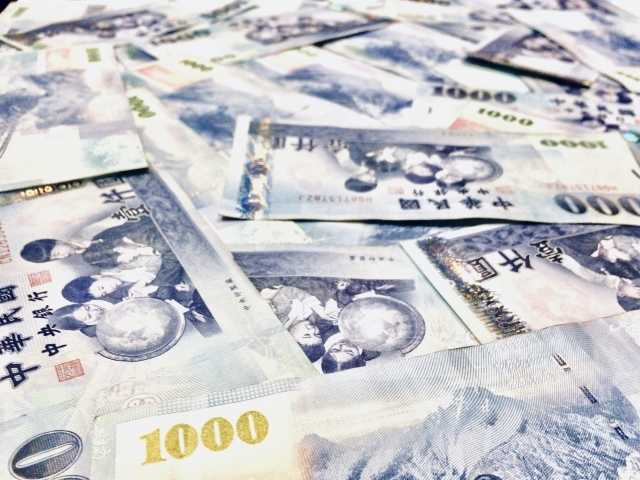 原PO傻眼表示，母親想叫她男友搬過來住，一起幫忙繳房貸。(示意圖／翻攝自photoAC)