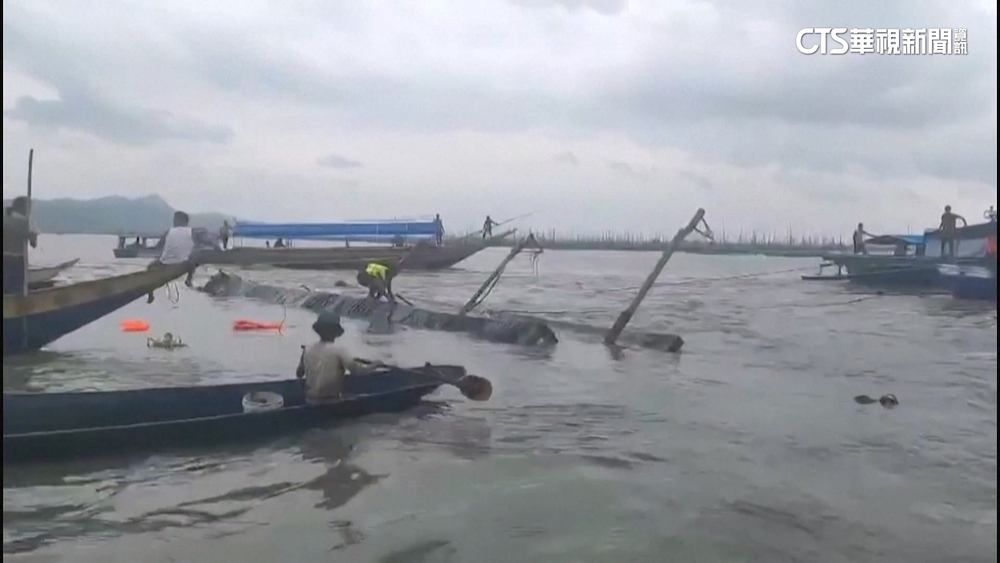 菲律賓客船翻覆　至少25人死.40人獲救