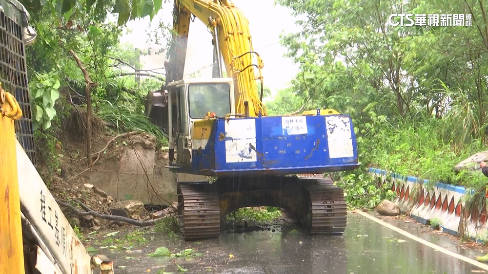 花蓮卓清村聯外道路土石坍方　60位村民受困