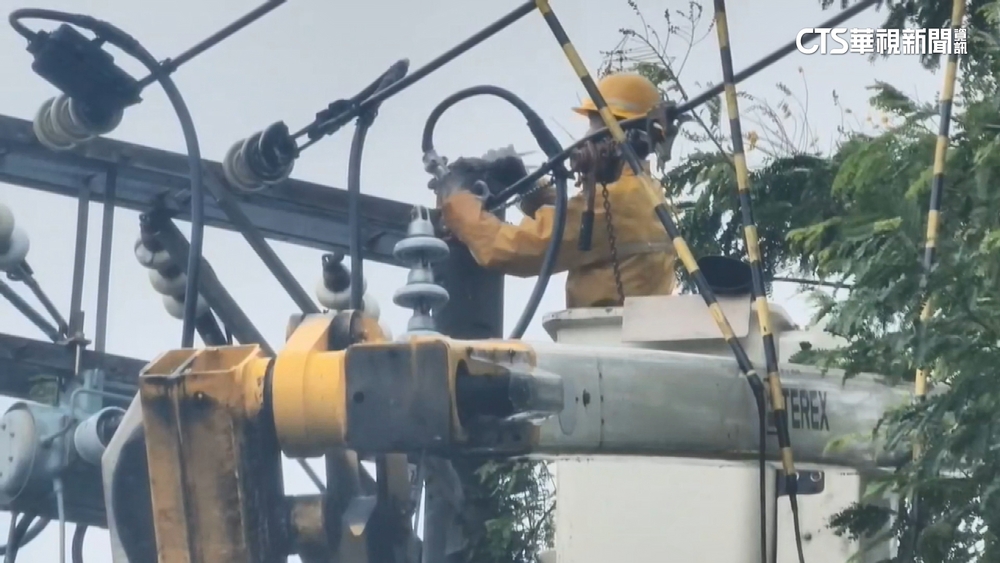 杜蘇芮橫掃高雄！8.7萬戶停電　洗衣店慘損失30萬