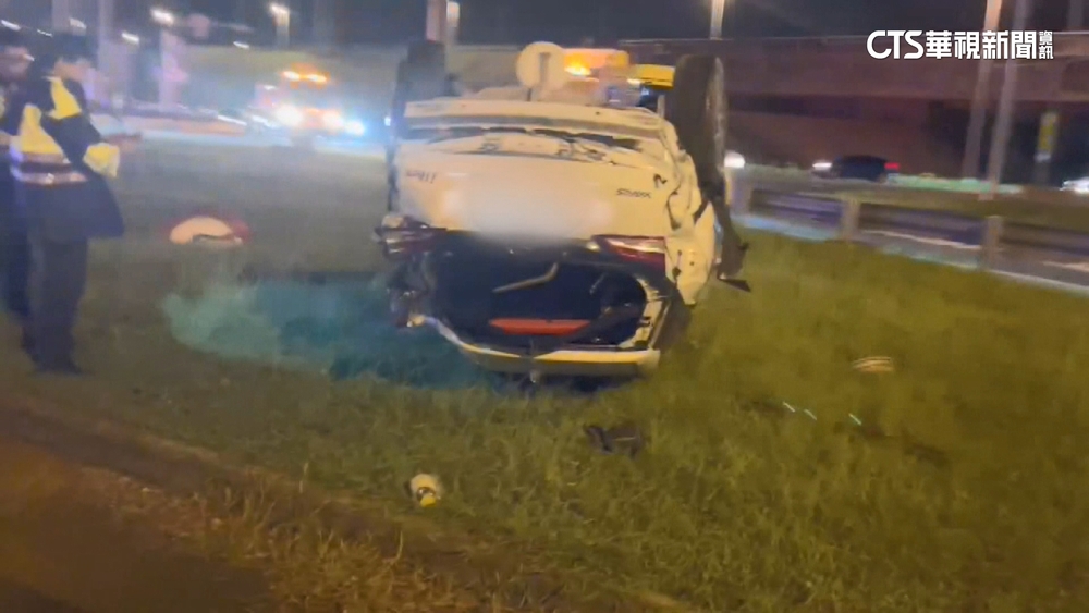 通緝犯飆速躲警「飛3公尺深溝」翻覆　傷重不治