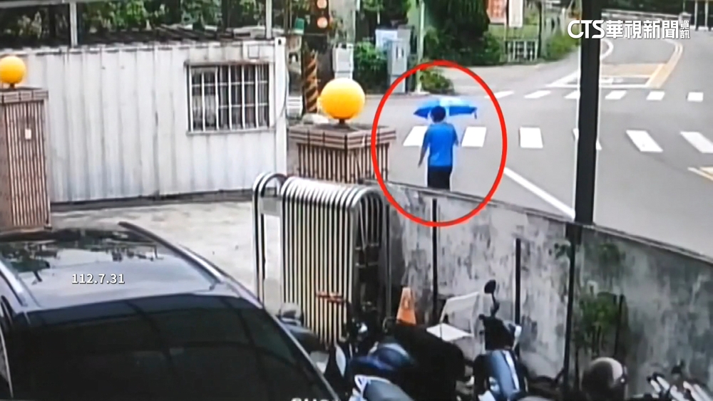 不滿賒帳被拒　嫌犯雨傘藏刀砍傷老闆娘