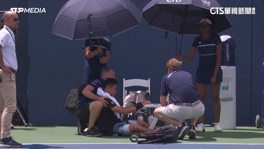 比賽中癱軟倒地　中國網球新星吳易昺嚇壞球迷