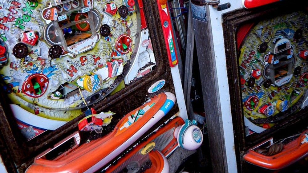 不滿養了多天的機台被陌生人贏走大獎 他狠揍對方逼簽本票