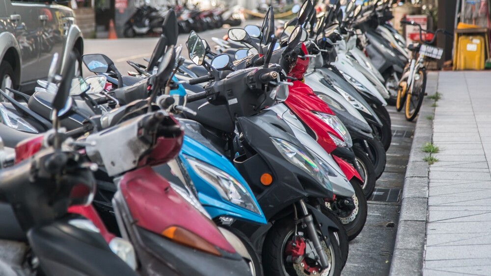 兒求買10萬機車！母只負擔得起便宜車款　遭孩冷戰多日