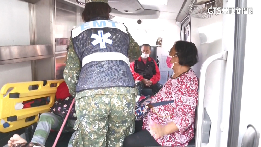 困3天！洗腎患者「腳腫」　國軍挺進春陽救送醫