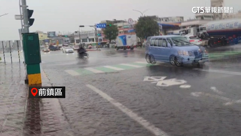西南風挾水氣　高雄大雨特報　地窪處積淹水