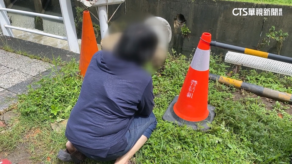 22歲女為考駕照練騎車　轉彎失控摔落河渠身亡