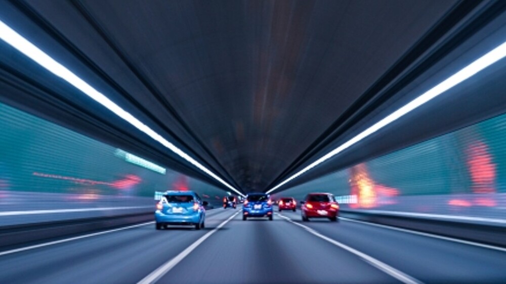 林女表示，當下情況太緊急，老公為了她跟胎兒才會開比較快。(示意圖／翻攝自photoAC)