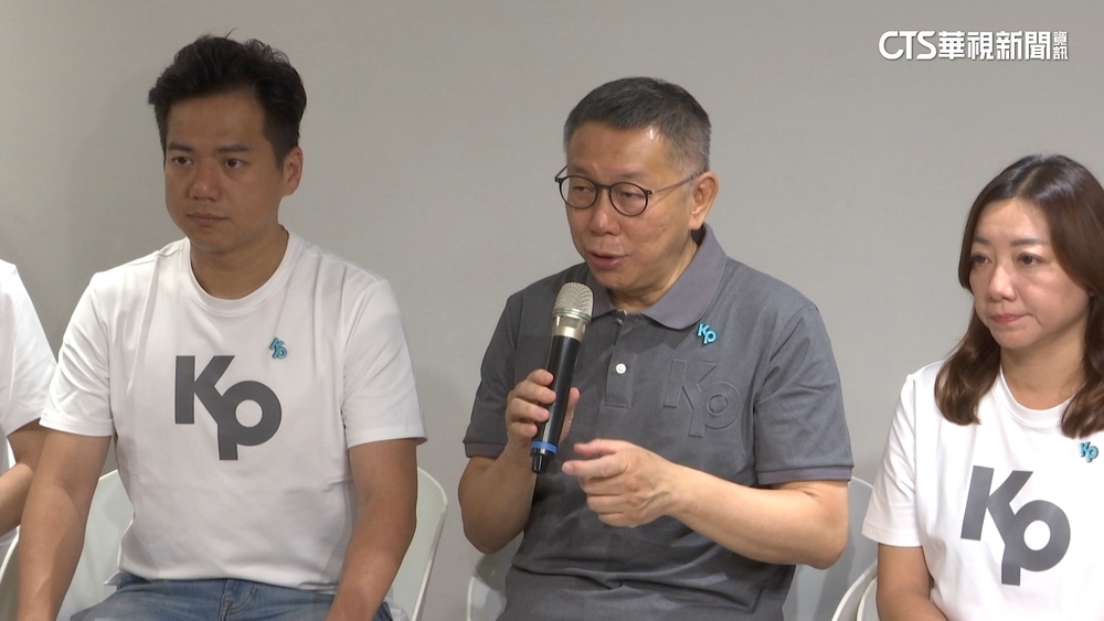 柯文哲喊參選到底　前幕僚曝：四年前被郭董擺一道