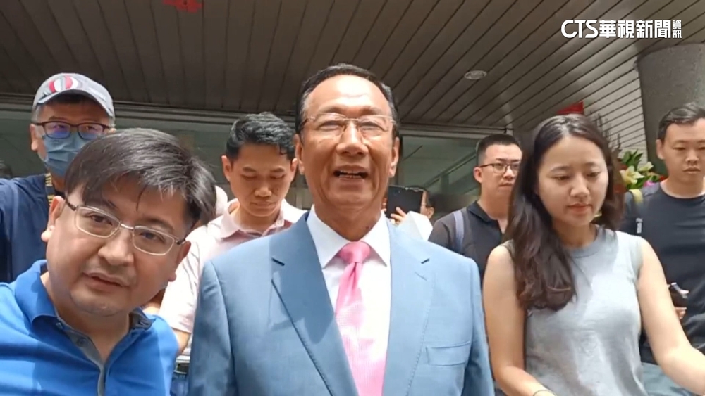 獨立參選？郭台銘笑而不答　謝典林：我會幫忙連署