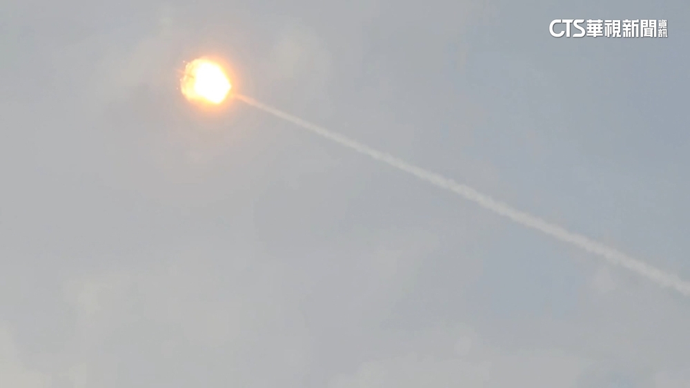 九鵬基地發射2愛國者飛彈　1枚不明原因自爆