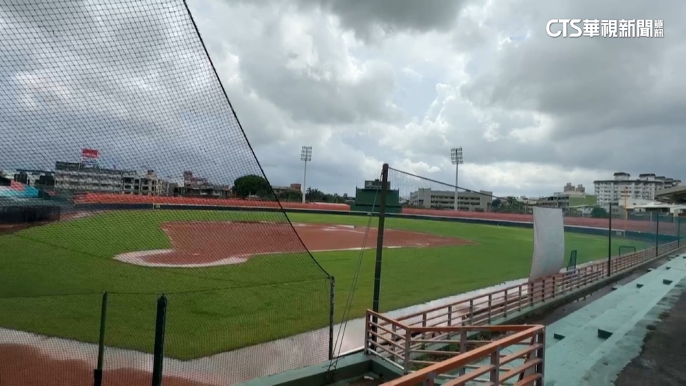 王鴻薇指屏東用前瞻預算　蓋棒球場「債留曾孫」