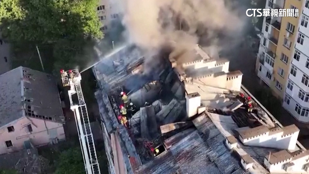 俄空襲烏西大城「利沃夫」　至少15傷.逾百屋毀