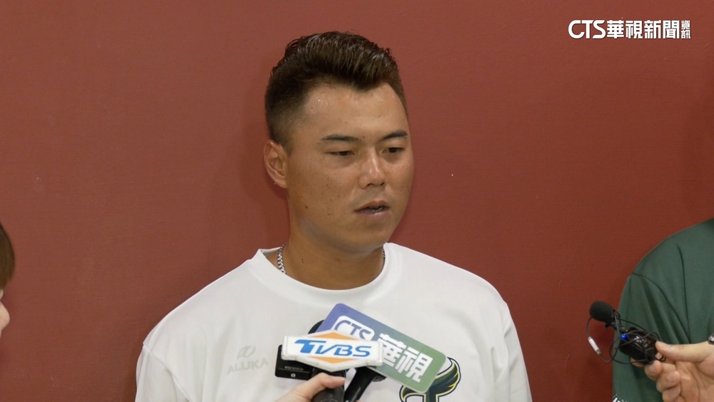 樂天邀「3鷹雄」回桃園開球　藍寅倫激動哽咽！