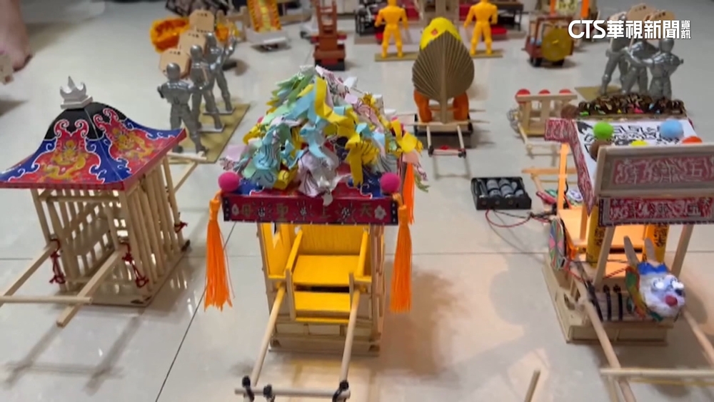 小五男童無師自通　冰棒棍.包裝紙手做神轎