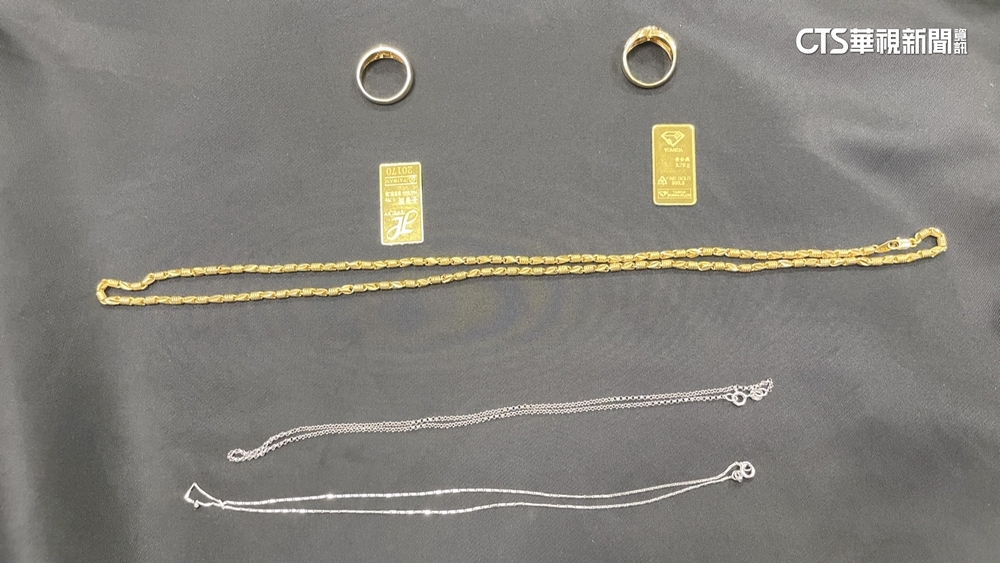 蒙面搶匪持刀闖銀樓得手15萬　警5小時內火速逮人