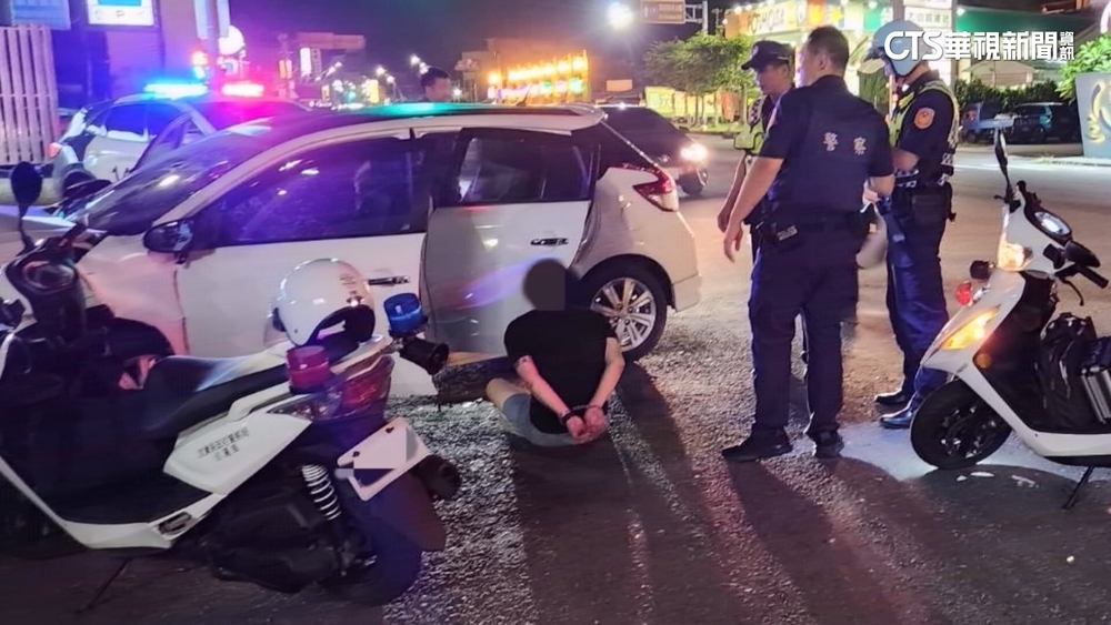 男拒檢遭警開2槍撞斷電線桿　酒測值高達1.09