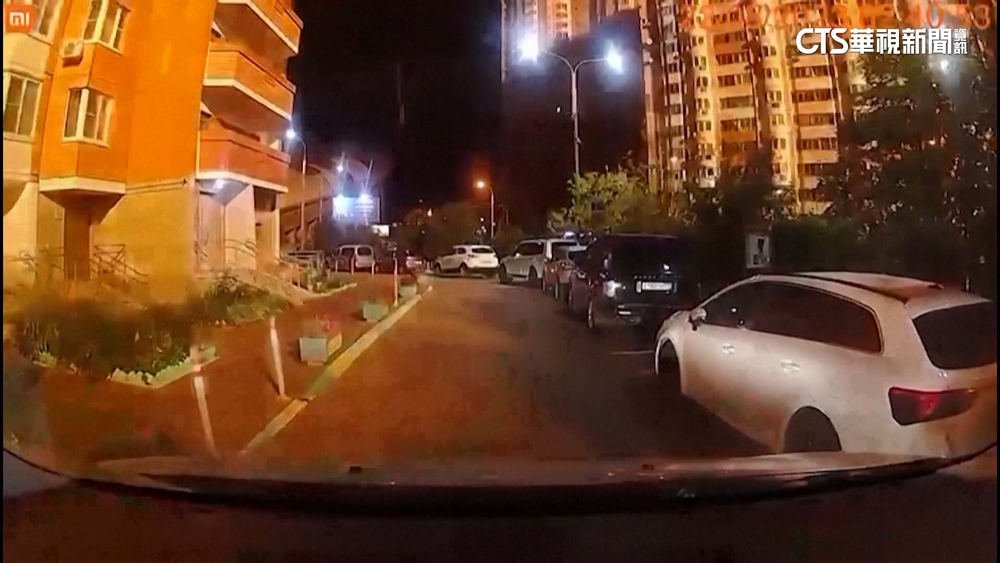 烏無人機攻擊俄邊境進犯莫斯科　炸俄公寓汽車