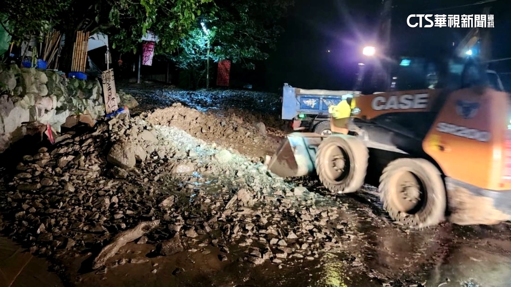 大雨土石流　東埔溫泉區道路中斷　遊客一度受困