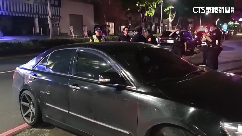 駕駛開贓車拒檢自撞棄車逃　警調監視器逮人