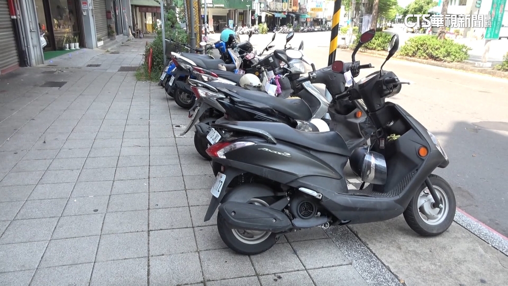 不滿停車被驅趕　醫「月檢舉破百件違停」惹怨