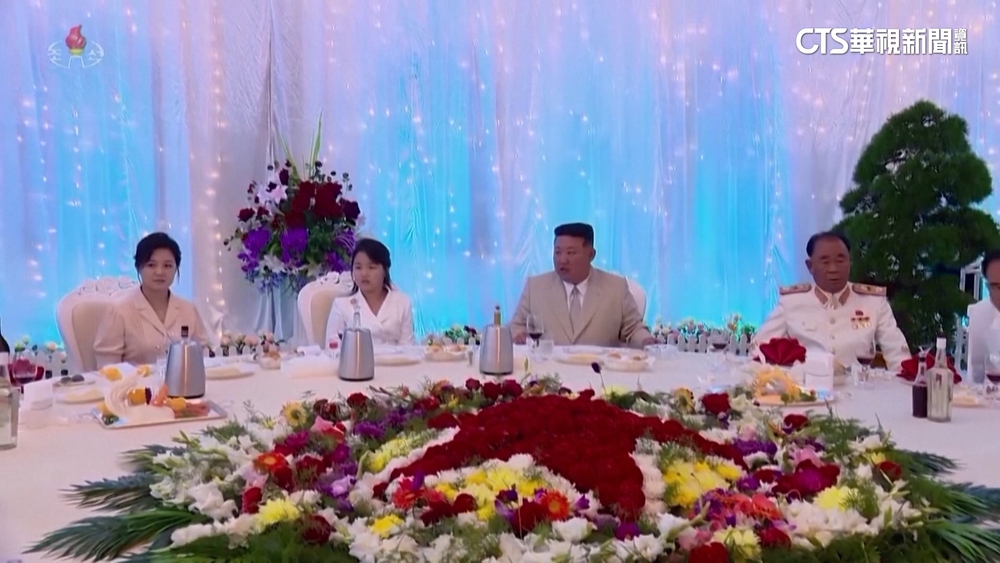 慶北韓海軍日　金正恩帶李雪主.金朱愛亮相同樂