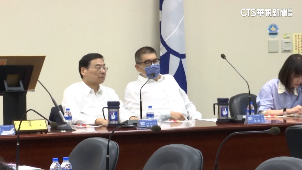 堅持「郭上侯下」？　見朱岳父.連勝文後郭仍宣布參選