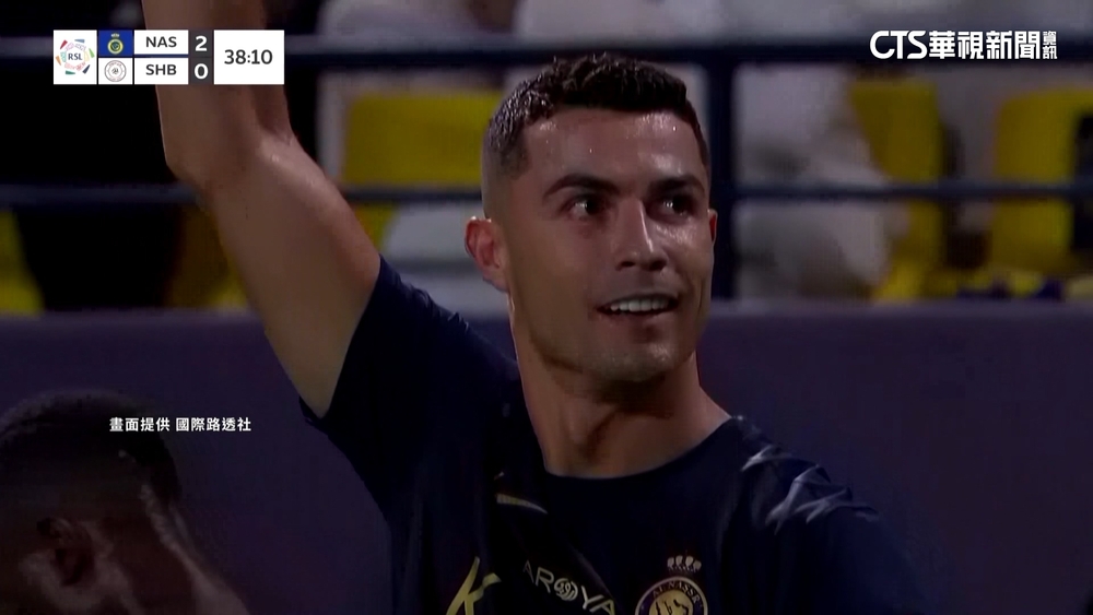 C羅「梅開二度」心情超好！　扭腰擺臀秀舞技