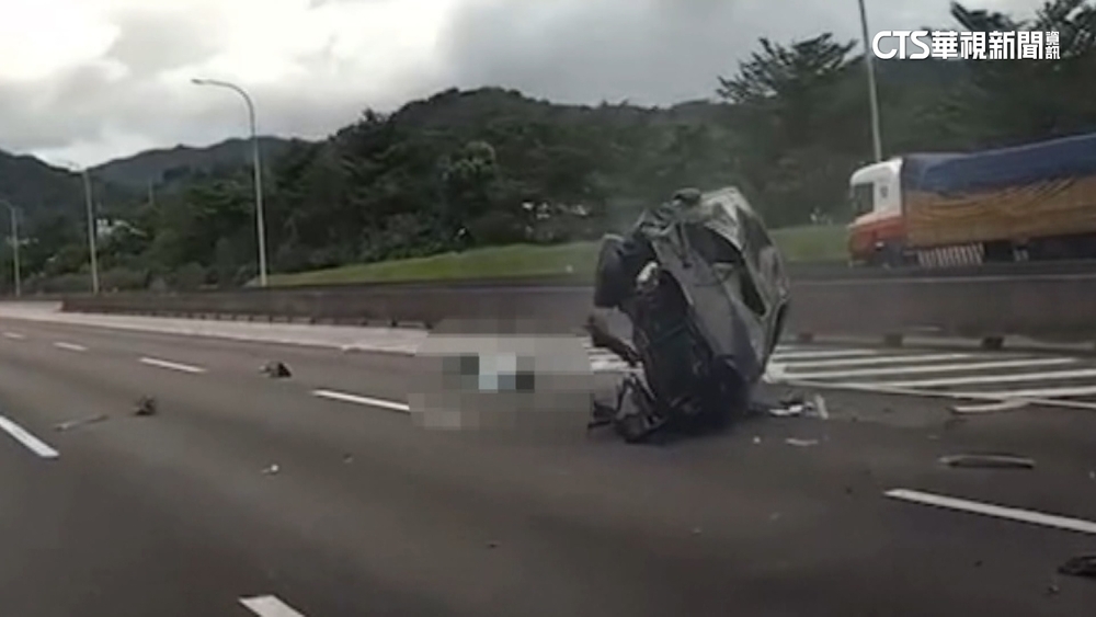 國3樹林段2車碰撞！　駕駛未繫安全帶拋飛車外重傷