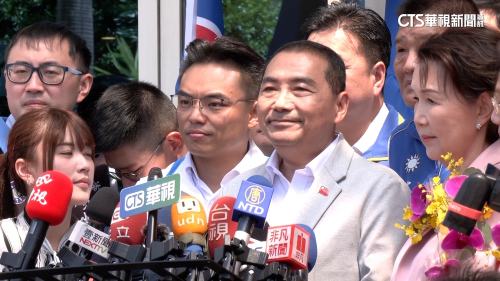 不滿郭自爆相會！　侯：郭董再再要求不對外說