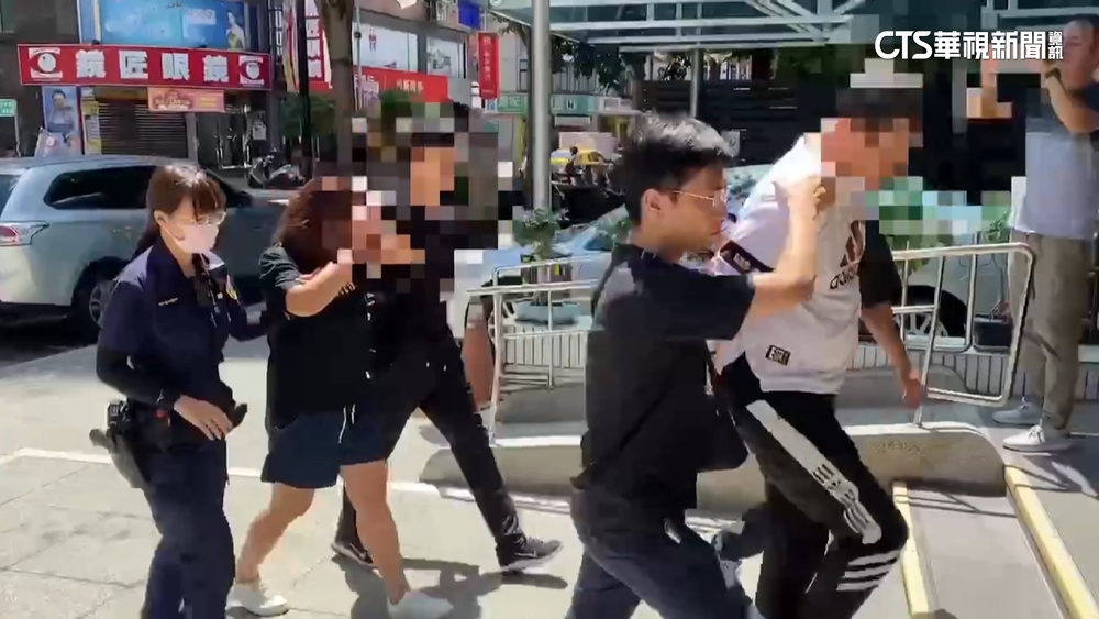 毒鴛鴦聯手搶銀樓！　佯裝買金項鍊　到手就落跑