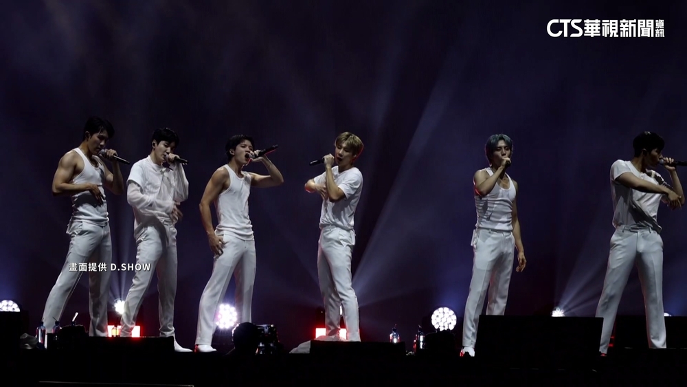 INFINITE隔七年完全體回歸！重現「招牌蠍子舞」