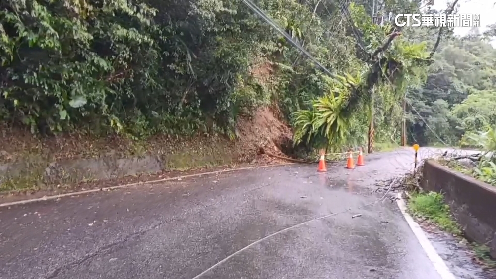 雨大坍方樹倒壓電桿　宜蘭清水地熱遊憩區跳電