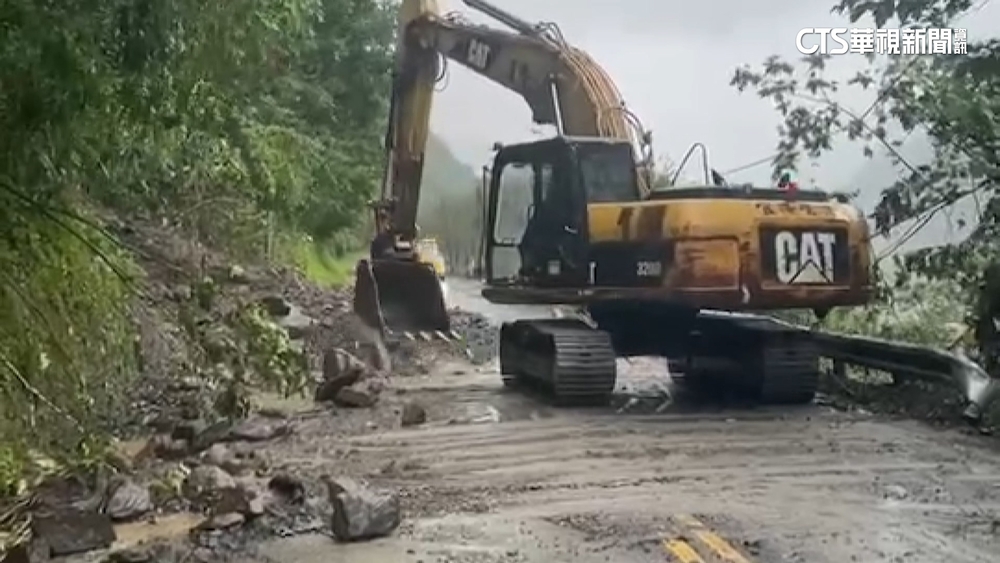 宜蘭台七甲線土石崩塌交管　蘭陽溪溪水暴漲