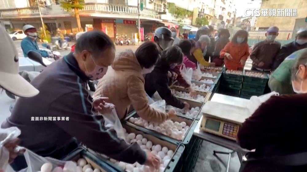 開學.颱風買氣升.產能未恢復　蛋價今起調漲3元