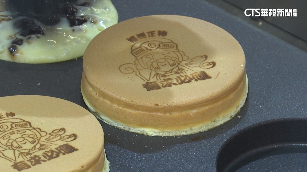 台灣車輪餅成巴黎新風潮　法國社群網紅力推