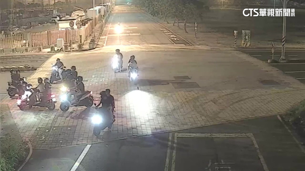 颱風夜打群架! 警對空鳴槍壓制11人送辦