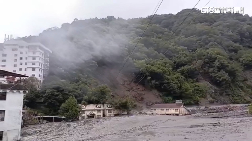 廬山溫泉二度受創慘！　大片山壁崩落漫天白塵